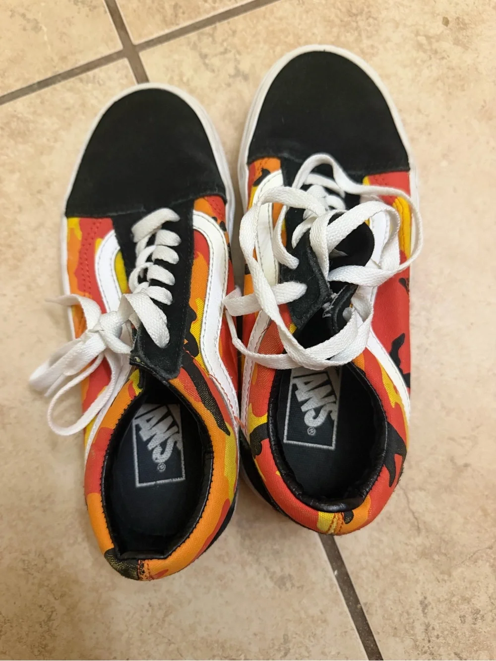 Vans Kids Old Skool Flames Sneakers size m 4.5/ w 6
